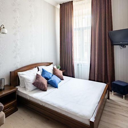 Alfa Apartments Kniazia Romana 11 Lviv Bagian luar foto