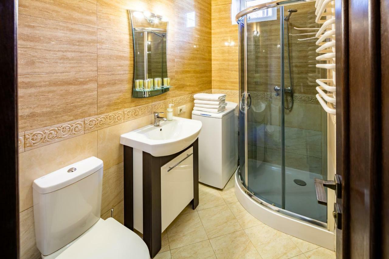 Alfa Apartments Kniazia Romana 11 Lviv Bagian luar foto