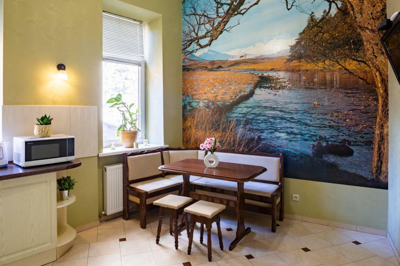 Alfa Apartments Kniazia Romana 11 Lviv Bagian luar foto